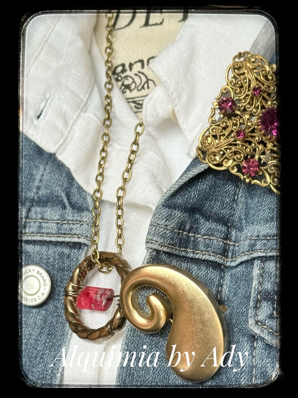 Old Gold-Tone Swirl Pendant Necklace with Pink agate Stone Accent